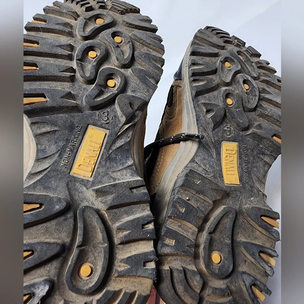Denali Clearwater Youth Brown‎ Hiking Boots Leather Sturdy Outdoor Boots Size 3